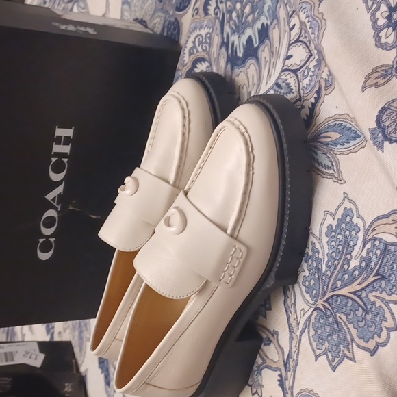 New Coach Leah Women's Cream Leather Lug Sole Loafers SZ 9.5 - Picture 10 of 16